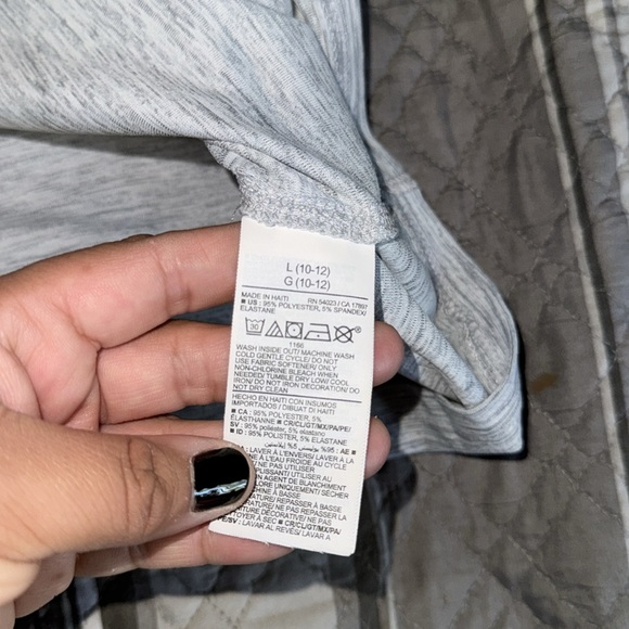 Old Navy Kid Boy Youth Active Breathe On Silver Gray Tank Top - Picture 4 of 4